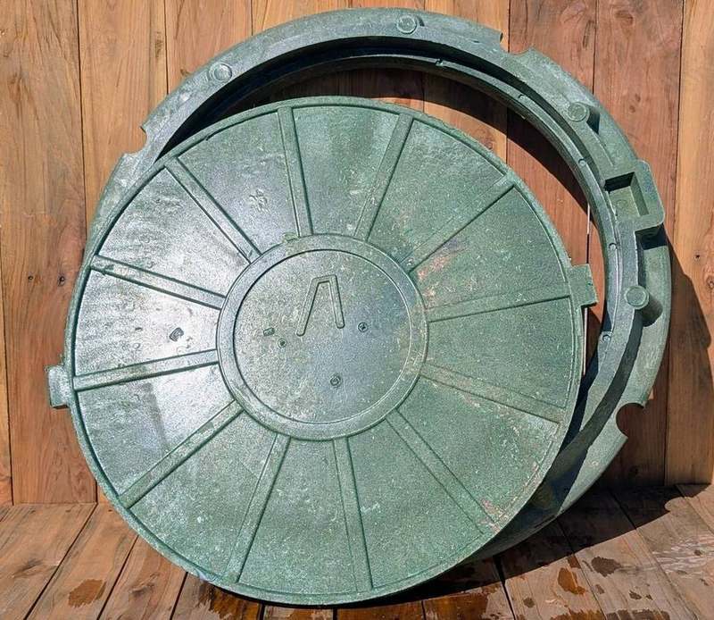 Серый полимерный люк B125